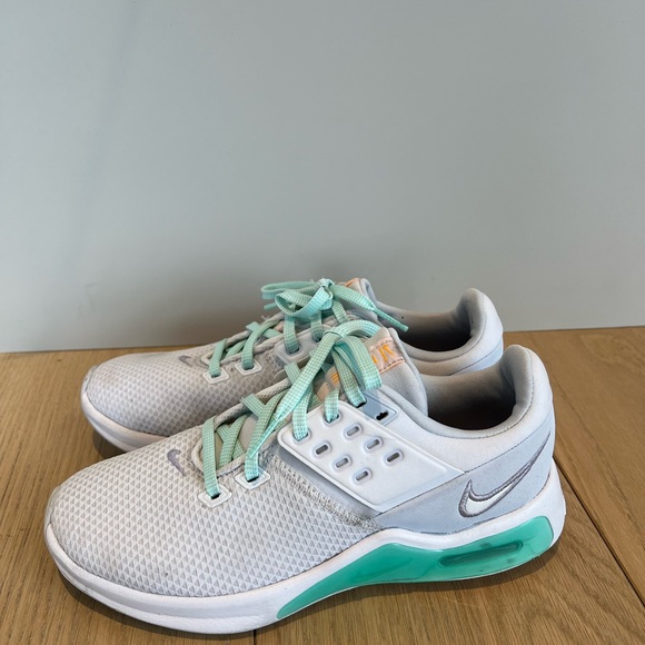 Nike running/training shoes, size 7, women - Picture 1 of 8